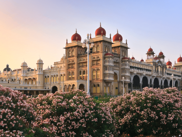 Palais des Maharajas à Mysore, dans notre Voyage en Inde du sud organisé en petit groupe de femmes #Inde #Indedusud #voyageentrefemmes #voyage #voyagedegroupe #voyageorganise