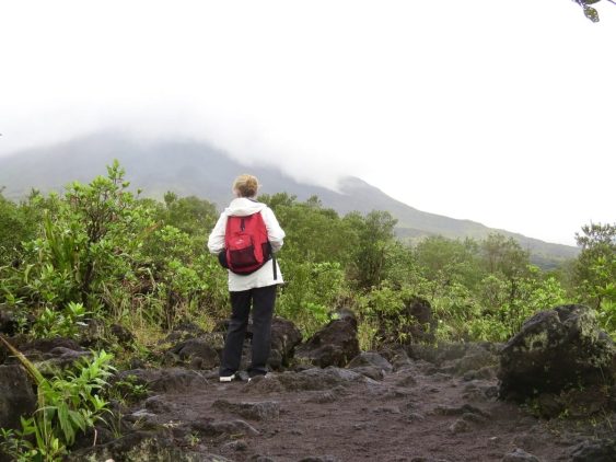 Randonnée au Volcan Arenal dans notre Voyage au Costa Rica entre femmes en groupe organisé #costarica #ameriquecentrale #voyage #voyageorganise #voyageentrefemmes