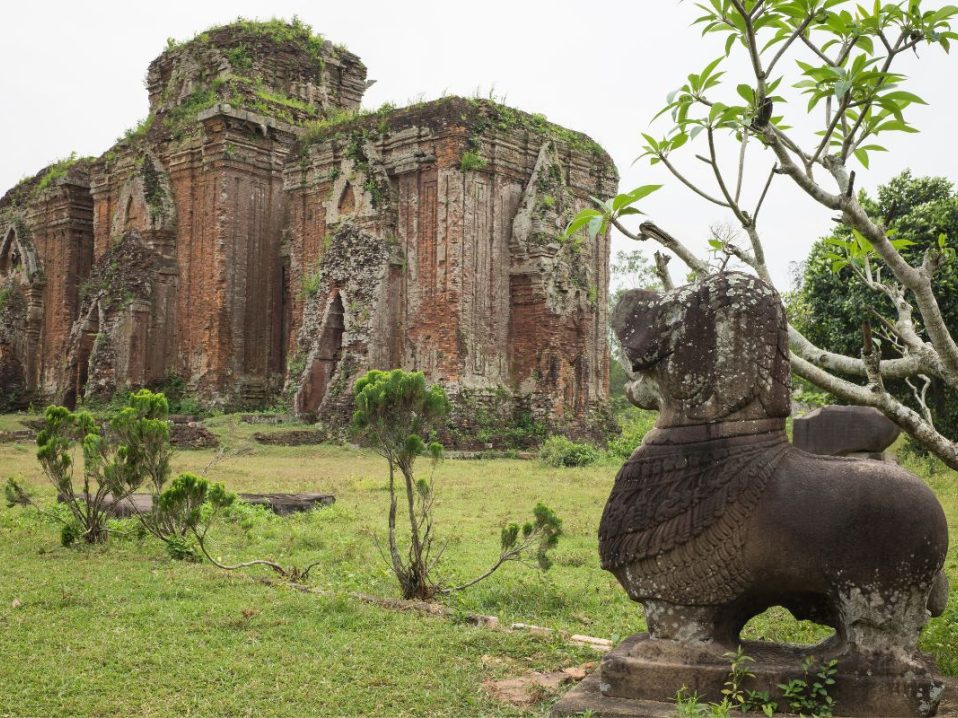 Ruines Cham près de Hoi An dans notre Voyage organisé au Vietnam entre femmes | Grand circuit du Nord au Sud #vietnam #voyageentrefemmes #voyage #voyagedegroupe #voyageorganise