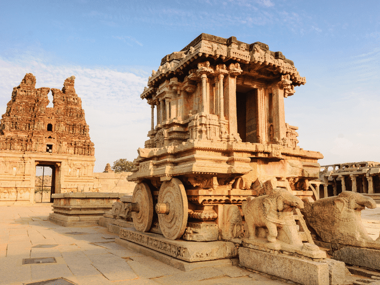 Temple de Hampi, dans notre Voyage en Inde du sud organisé en petit groupe de femmes #Inde #Indedusud #voyageentrefemmes #voyage #voyagedegroupe #voyageorganise